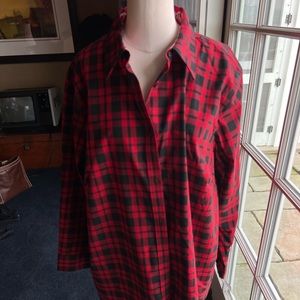 NWT Chaps Woman buffalo plaid in black/red, no iron blouse. Size 2X.